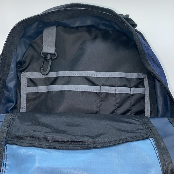 Roots Backpack - New - Picture 6 of 10